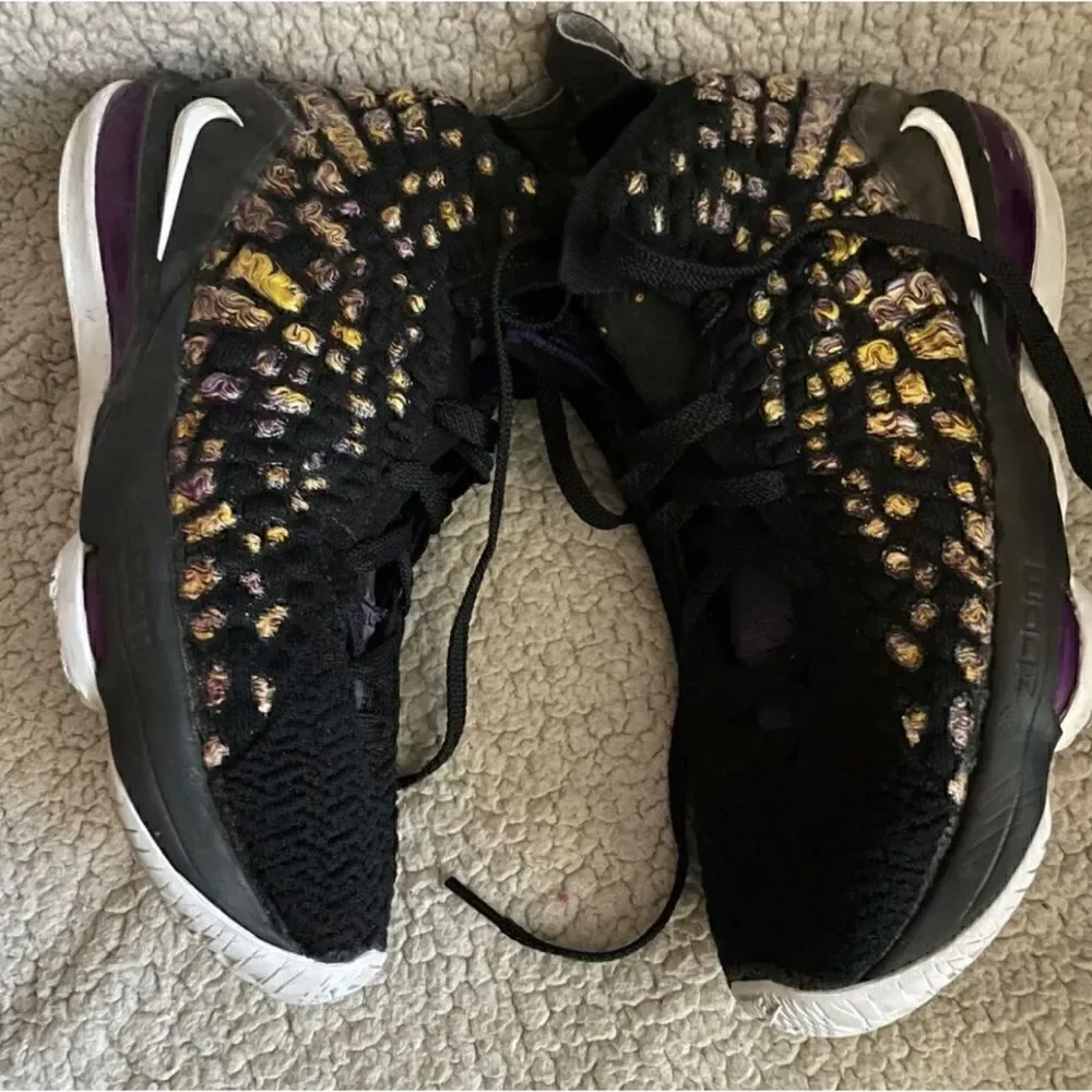 Nike LeBron XVII 17 BG Lakers GS BQ5594-004 Youth Size 7YBoys-7 Mans